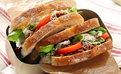 Mozzarella-tomaattipesto Sandwich